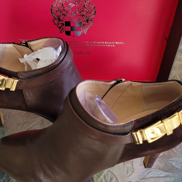 Photo of Size 10 Vince Camuto booties