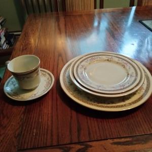 Photo of Mikasa grand ivory dinner china service for 8