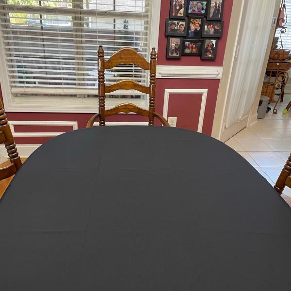 Photo of Old dining room table with 2 leaves and 6 chairs