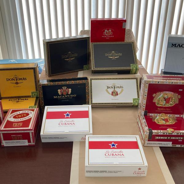 Photo of Lot of 16 empty cigar boxes