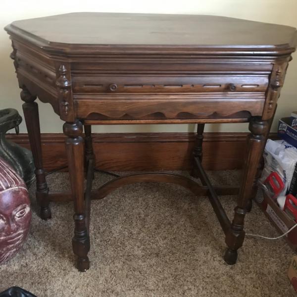 Photo of ANTIQUE 1920's ATWOOD KENT TABLE