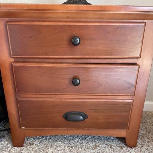 Photo of 5 Drawer Dresser and (2) Nightstands