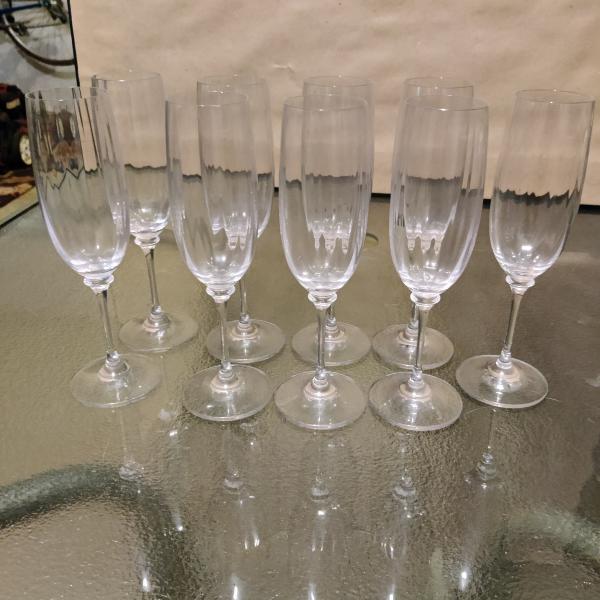 Photo of Set of 9 champagne flutes in excellent condition 
