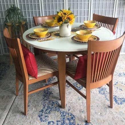 Photo of Apartment Table and four Chairs