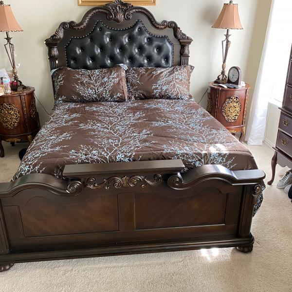 Photo of Queen Astoria Bed