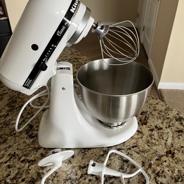 Photo of Kitchen aid classic  tilt head stand mixer