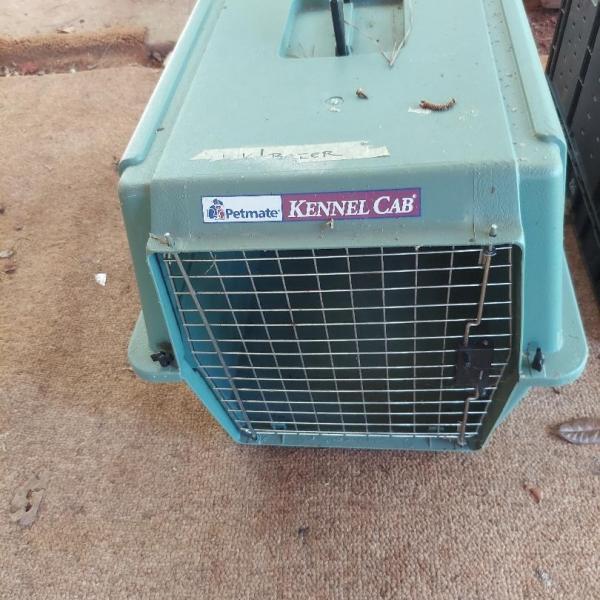 Photo of electric fryer & kennel