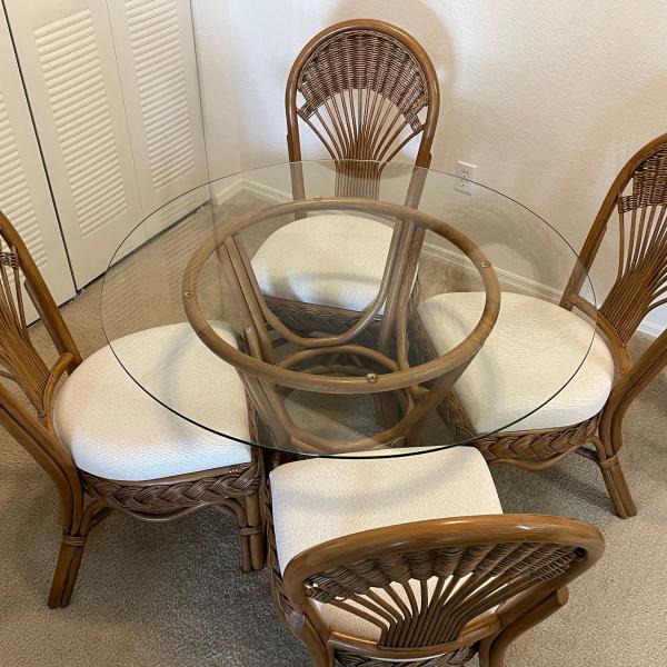 Photo of GLASS DINING TABLE & CHAIRS