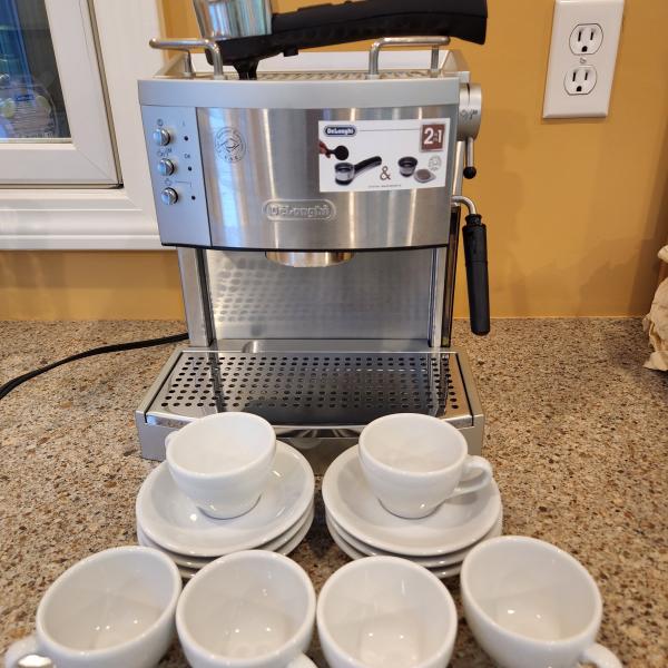 Photo of DeLonghi Espresso Machine & 6 cup set (EC-702) 