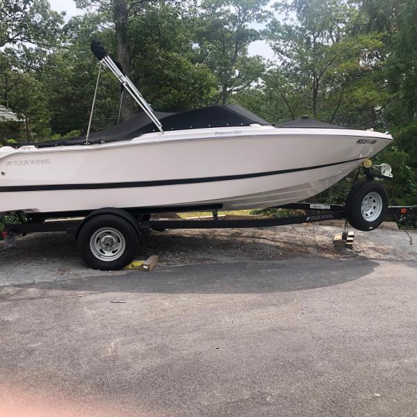 Photo of Boat for sale 2017 Four Winns F190