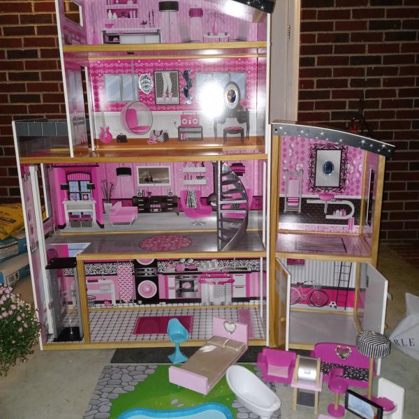 Photo of Barbie Doll House