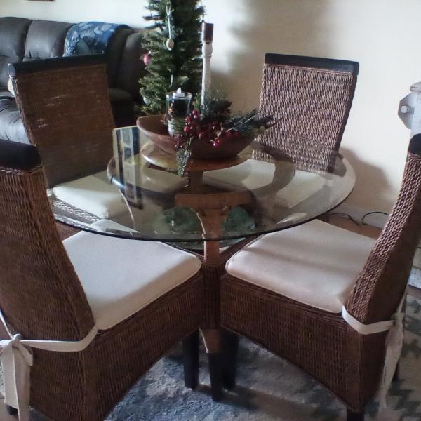 Photo of Rattan dining room set
