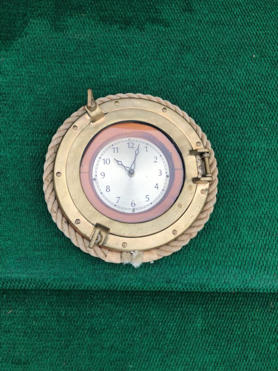 Photo 4 of Vintage solid brass ship porthole clock
