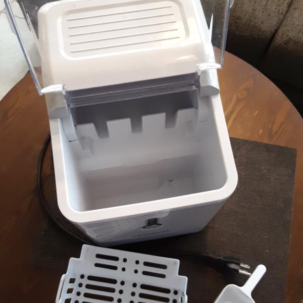Photo of Frigidaire Compact Ice Maker