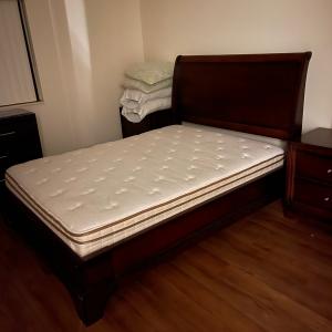 Photo of Bed set