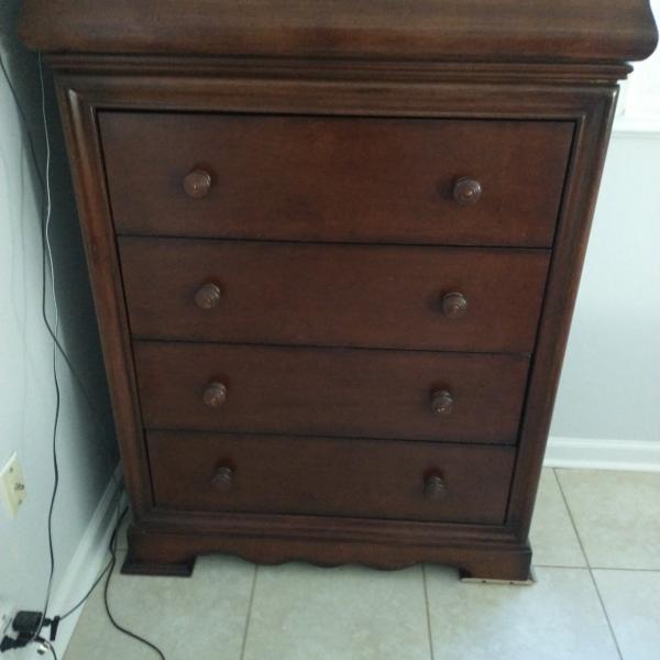 Photo of Brown chest of drawers 