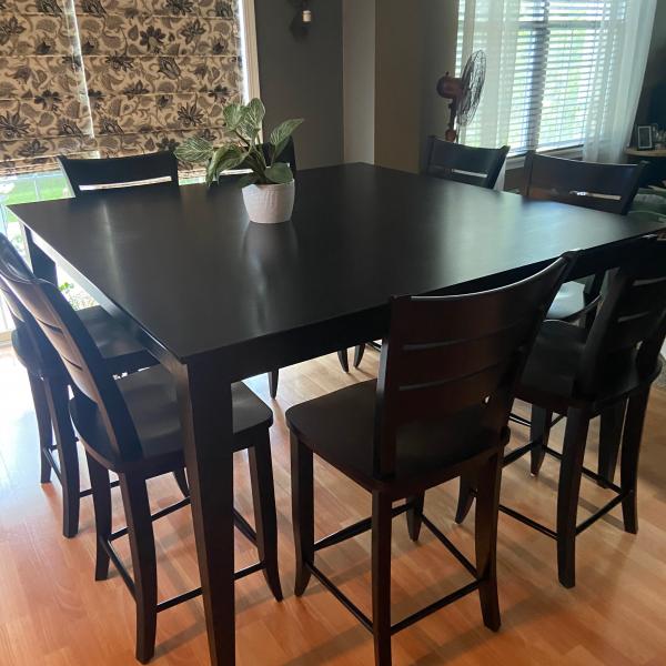 Photo of Beautiful Canadel kitchen table - seats 8