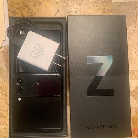 Photo of Samsung Z Flip3 Phone