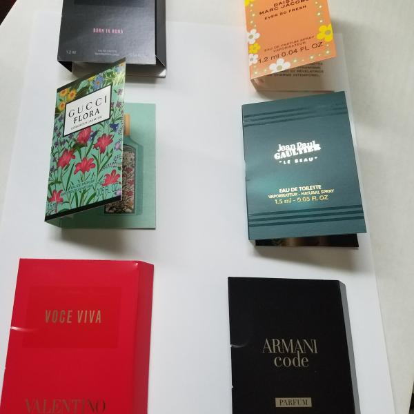 Photo of perfume samples 