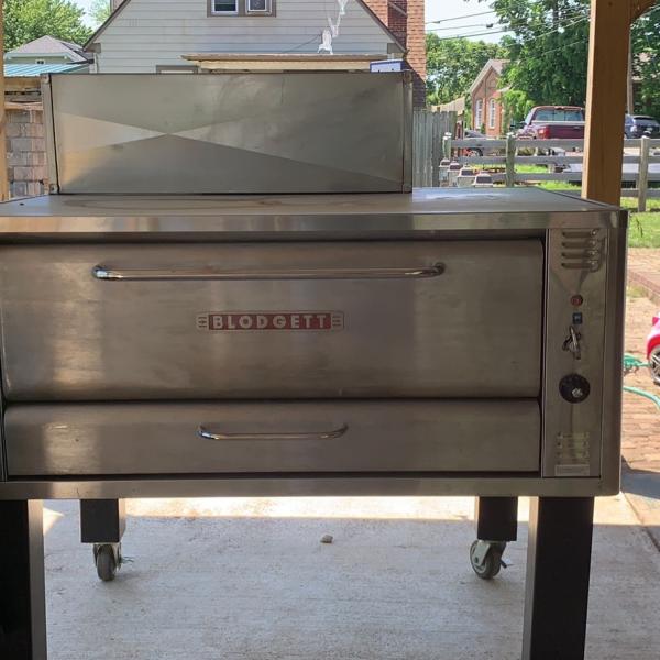 Photo of Commercial pizza oven like new