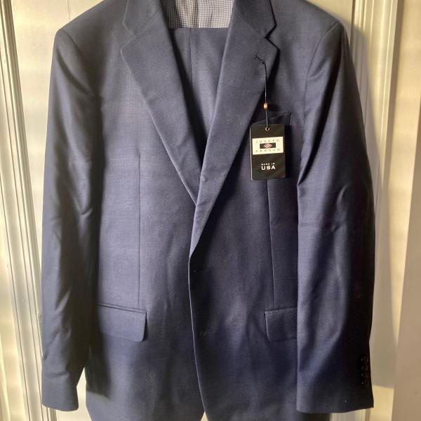 Photo of Brand new with tags mens suit 42 Navy