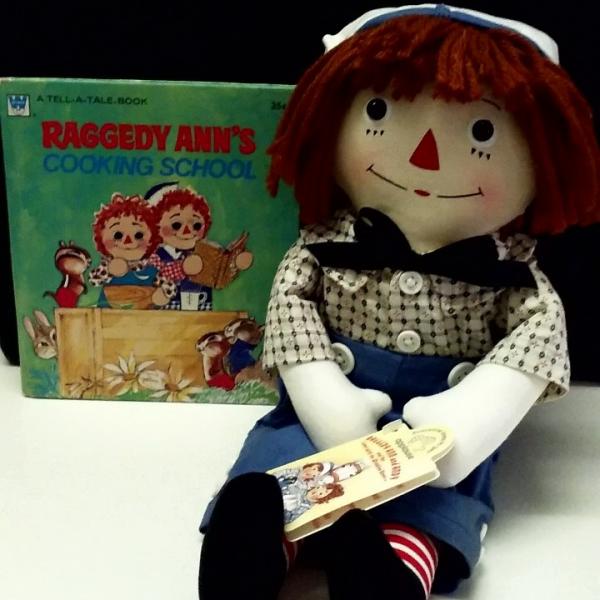Photo of 1994 Limited Edition Applause Raggedy Andy & Cooking School Book Set