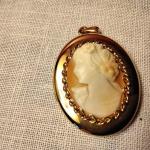 Gorgeous Left Facing Cameo Pendant/Brooch