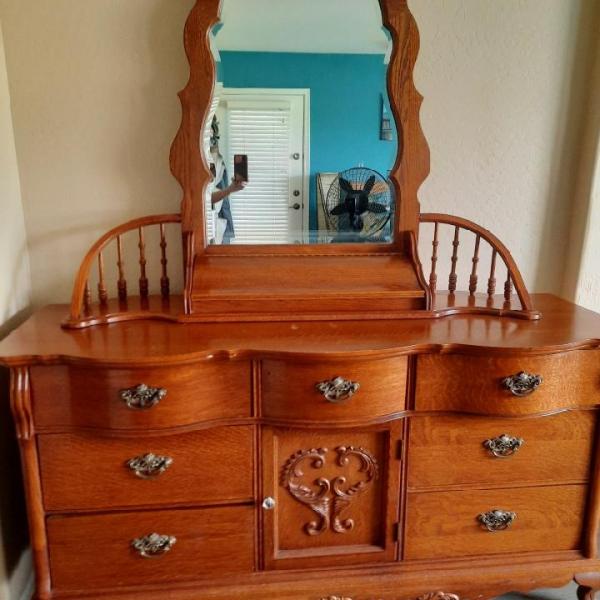 Photo of Lexington Dresser and Bed Set