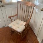 Traditional Spindle Rocking Chair (DN-KW)