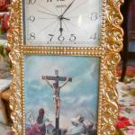 MANIX CLOCK WITH JESUS SCENE - BATTERY OPERATED