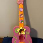 2009 Mattel Dora the Explorer Singing Star Guitar w/pick Bilingual            