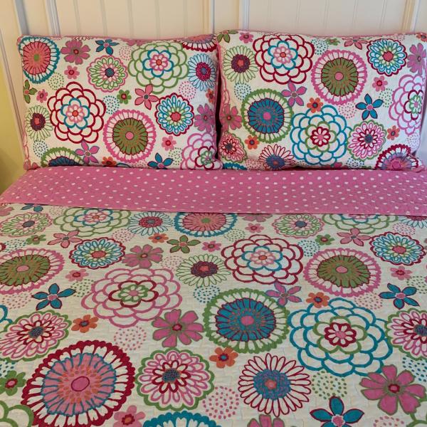 Photo of full size reversible quilt & 2 shams by Cozy Line Mariah