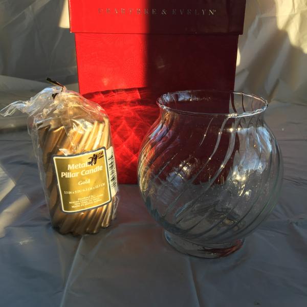 Photo of Crabtree & Evelyn Metalic Gold Pillar Candle and Glassware