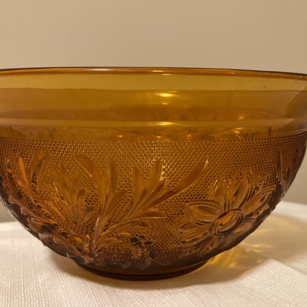 Photo of Amber bowl - sandwich oatmeal daisy pattern 9 1/8" wide - 4 5/8" tall
