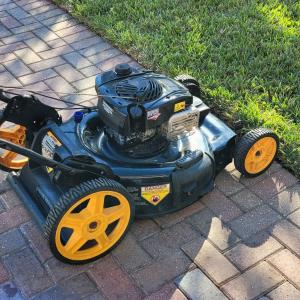 Photo of Lawnmower - Poulan 625EX Self-Propelled  front wheel drive