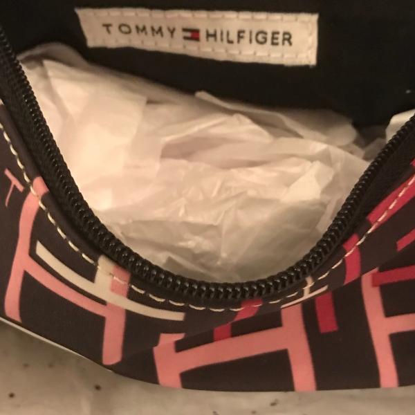 Photo of Tommy Hilfger purse