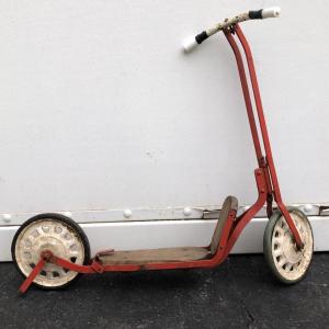 Photo of LOT124M: Red Vintage Scooter