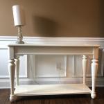 LOT153: White Accent Table w/ Lamp