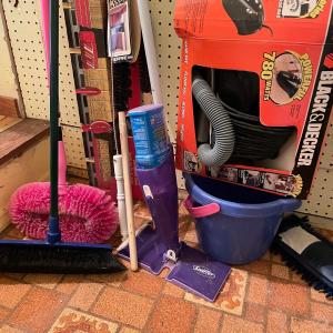 Photo of B&D Versatile Vac & Cleaning Tools (KP-SS)