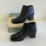 THOM MCAN ~ Black Leather ~ Ladies Size 7 Wide ~ New