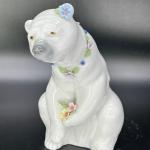 lladro "Resting Polar bear with flowers"