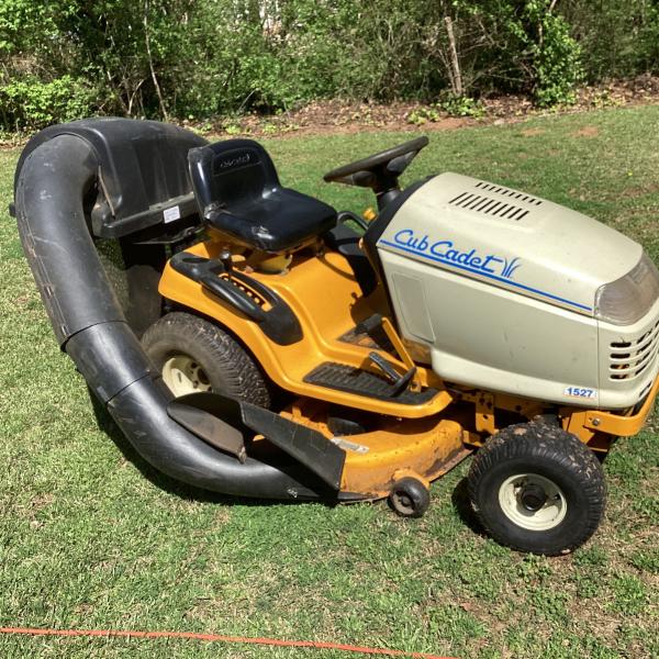 Photo of Cub Cadet Lawn tractor
