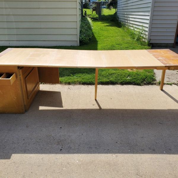 Photo of 1950's expandable dinning table
