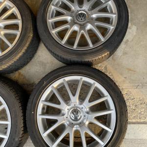 Photo of Volkswagen Jetta wheels & tires