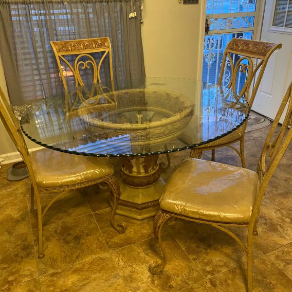 Photo of Kitchen/dining set with 4 Chairs