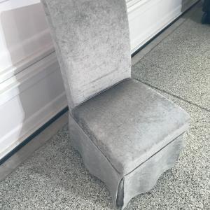 Photo of 6 Fabric Covered Dining Room Chairs. 