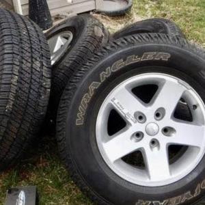 Photo of 2017 Jeep Wrangler Sport Unlimited Tires 
