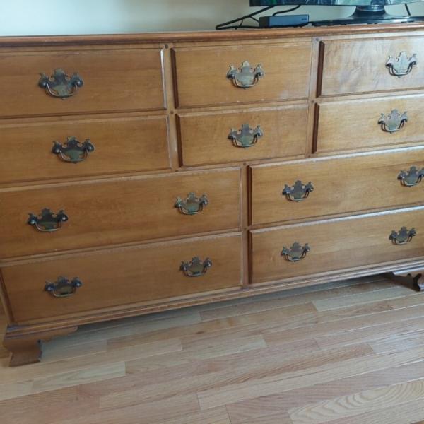Photo of Solid Wood Bedroom Dresser Bureau - $90 (Agawam)
