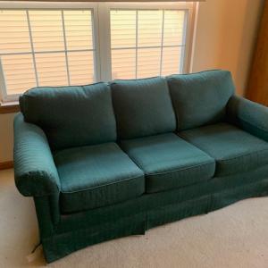 Photo of Sleeper Sofa: Sofa with pull out bed
