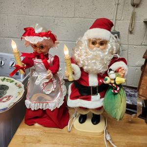 Photo of Animated Santa and Mrs. Claus tested working